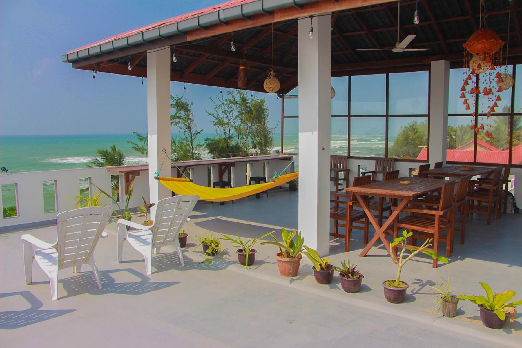 Shehara Sun Surf Lodge Midigama Exterior photo